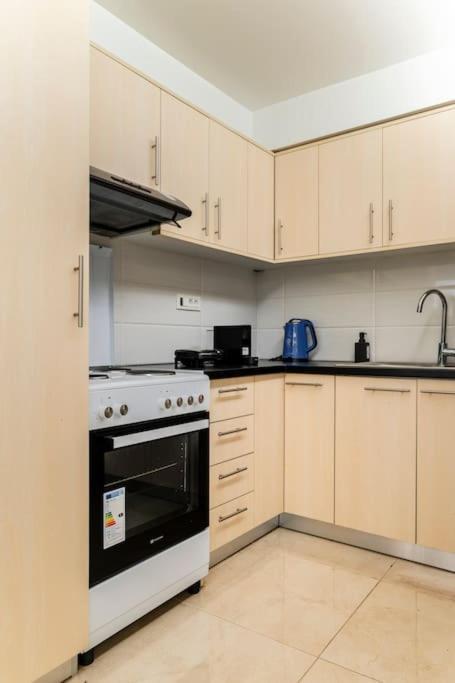 Apartment At Ano Glifada. Athena Bagian luar foto